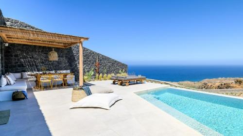 Πισίνα στο ή κοντά στο Lithi Luxury Retreat