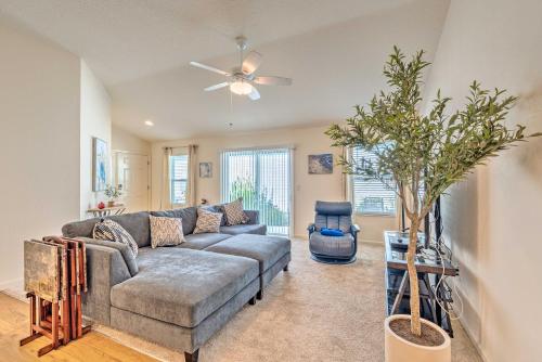 Χώρος καθιστικού στο Golfers Paradise - The Villages in Wildwood!