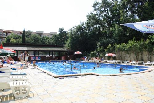 The swimming pool at or close to Sunny Varshava Hotel