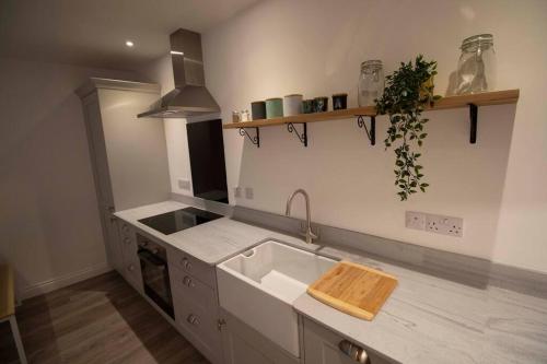 Kuchyň nebo kuchyňský kout v ubytování Argyle House - Stunning 2 Bed Cottage In Eyemouth