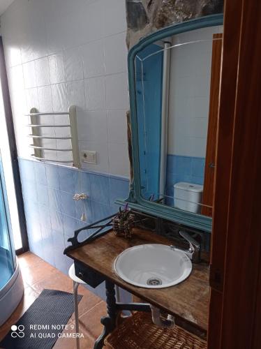 Ένα μπάνιο στο Apartamentos Casas Rurales "Paraje San Blas" TR-BA-00166