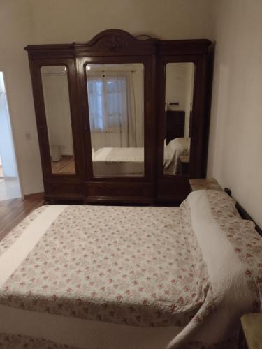 Postel nebo postele na pokoji v ubytování Casa en Jose Marmol con entrada individual