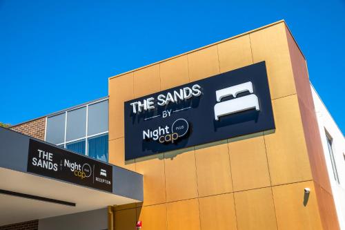 Un certificado, premio, letrero u otro documento en Nightelier Carrum Downs Sands Hotel