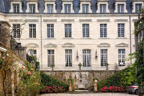 Κήπος έξω από το Grand Hôtel de l'Abbaye