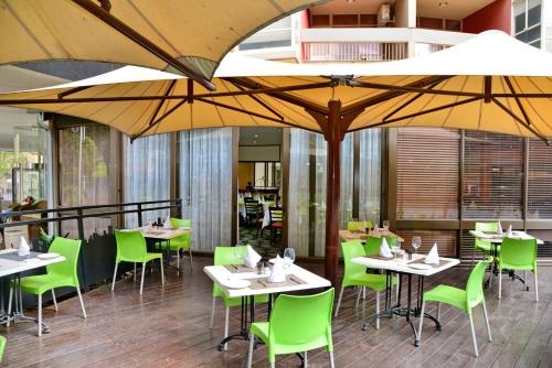 Restaurace v ubytování The Parktonian All Suite Hotel
