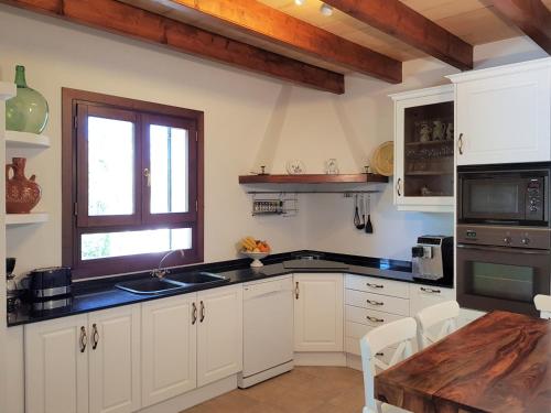 Marina Villa Milagro 3 bedroom Finca style Villa with Pool near Golf Course, Beaches, Air Cond