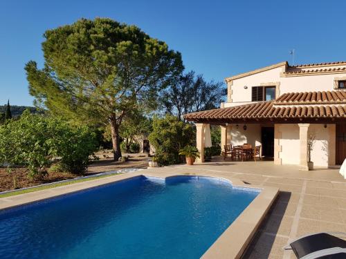 Marina Villa Milagro 3 bedroom Finca style Villa with Pool near Golf Course, Beaches, Air Cond