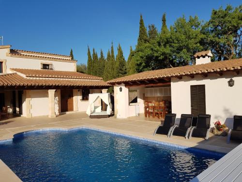 Villa Milagro - 3 bedroom Finca style Villa with Pool near Golf Course/Beaches - Air Cond.