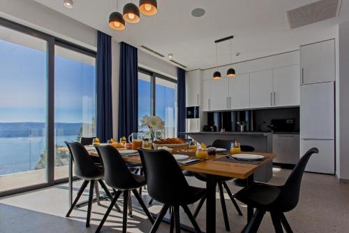 Villa Gust, sea view, pool, jacuzzi, sauna, cinema