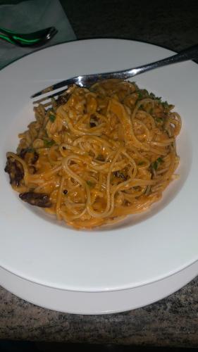 Comida en o cerca de este hotel