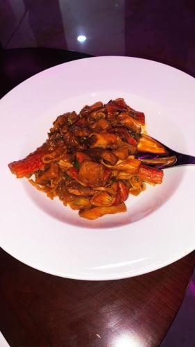 Comida en o cerca de este hotel