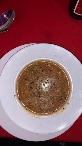 Comida en o cerca de este hotel