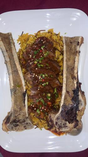 Comida en o cerca de este hotel