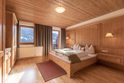 Postel nebo postele na pokoji v ubytování Das Alpbach Juwel