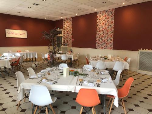 Εστιατόριο ή άλλο μέρος για φαγητό στο Hôtel Aux Vendanges de Bourgogne