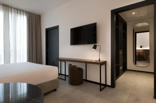 J Hotel photo 15