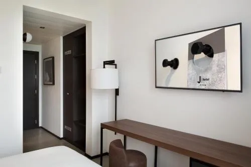 J Hotel photo 5