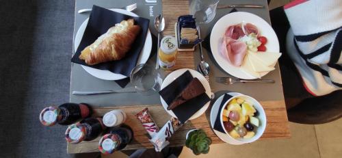 J Hotel photo 23