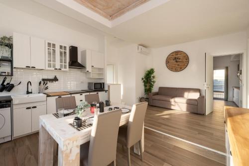 GRANDE, TERRAZZATO perfetto per famiglie e gruppi