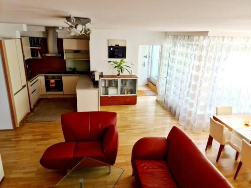 luxury 4 bedroom roof apt with 3 balconies & view