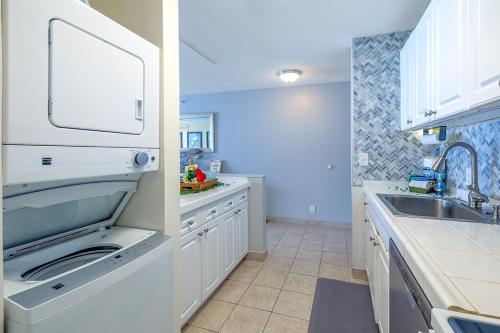 Dapur atau dapur kecil di Valley Isle 1108B condo