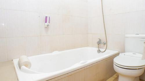 Koupelna v ubytování Horton Hotel Cirebon