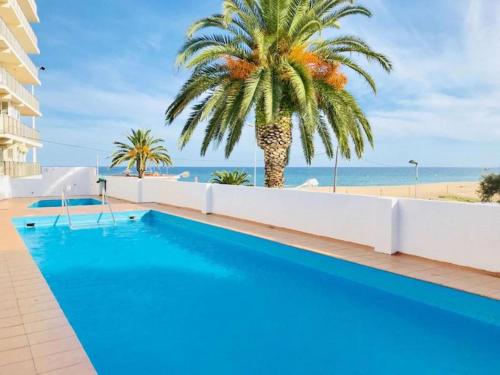 Imagen de la galería de Investingspain Studio beach paradise front sea views swimming pool, en Platja d'Aro