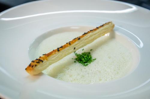 Makanan di atau berdekatan hotel