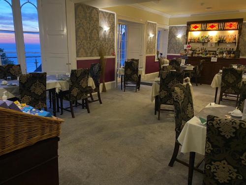 Posezení v ubytování The North Cliff Hotel