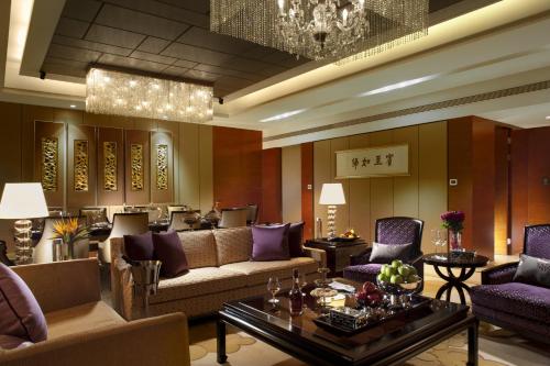 Χώρος καθιστικού στο Crowne Plaza Huizhou by IHG