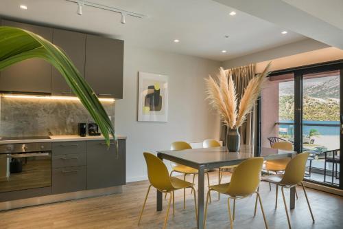 Η κουζίνα ή μικρή κουζίνα στο The Twelve Suites Collection