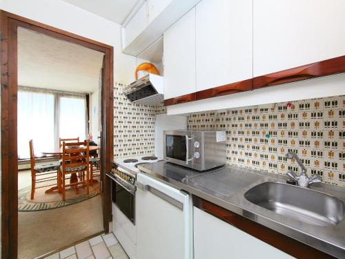 Apartment Les Pècles by Interhome