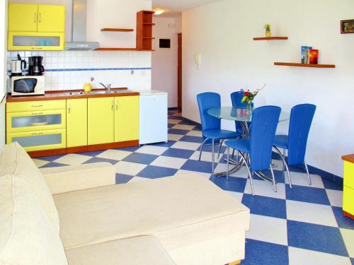 Apartment Chantal-2 by Interhome