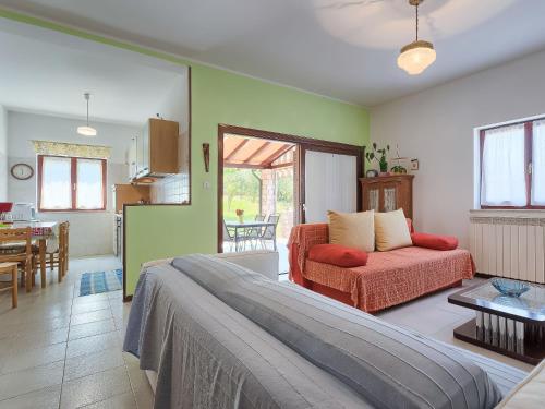 Posezení v ubytování Holiday Home Licia by Interhome