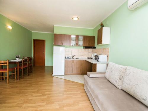 Apartment Nikol-4 by Interhome