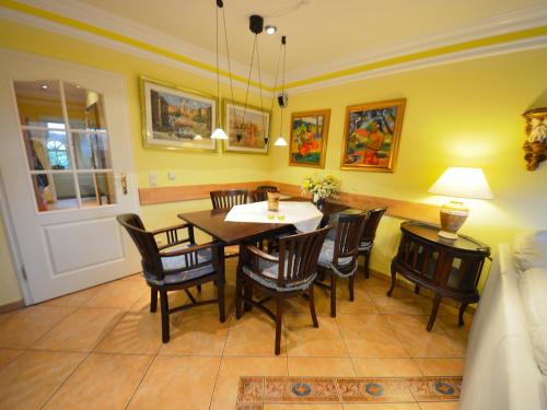 Χώρος καθιστικού στο Holiday Home Strandflieder by Interhome