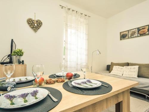 Jedlo v apartmáne alebo blízkom okolí