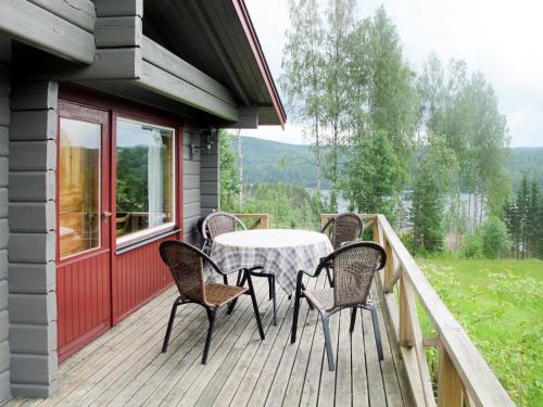 Μπαλκόνι ή βεράντα στο Holiday Home Borrsjön - VMD028 by Interhome