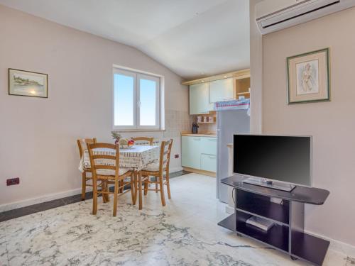 Apartment Daria-3 by Interhome