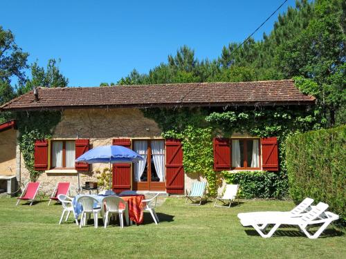 The building in which the holiday home is located