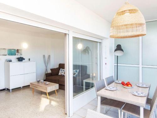 Posedenie v ubytovaní Apartment Indalo by Interhome