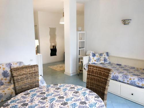 Postel nebo postele na pokoji v ubytování Apartment La Roccia by Interhome