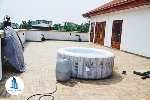 Atlantic View Apartmentsにあるバルコニーまたはテラス