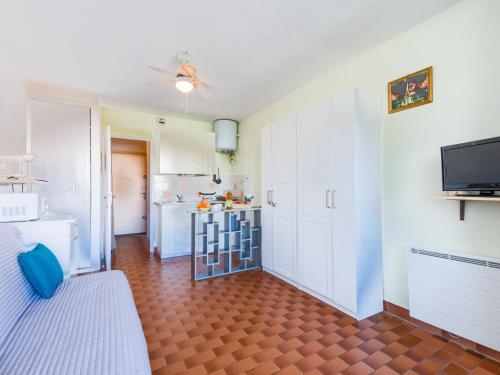 Studio Floralies I-6 by Interhome