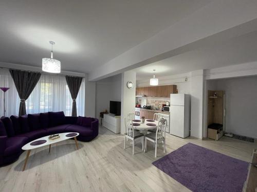 Dapur atau dapur kecil di Deny's Apartament