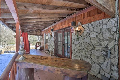 Gambar di galeri bagi Catskills Cabin Near Ashokan Reservoir di Stone Ridge