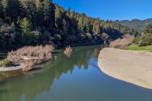 Gallery image of Tasteful Home with Stunning River and Valley View in Monte Rio
