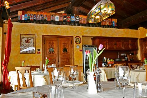 Restaurace v ubytování Les Combes