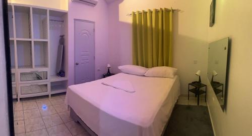 Postel nebo postele na pokoji v ubytování Hotel Sol Azul