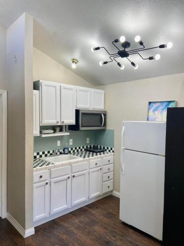 6918 Coley ave Unit:5